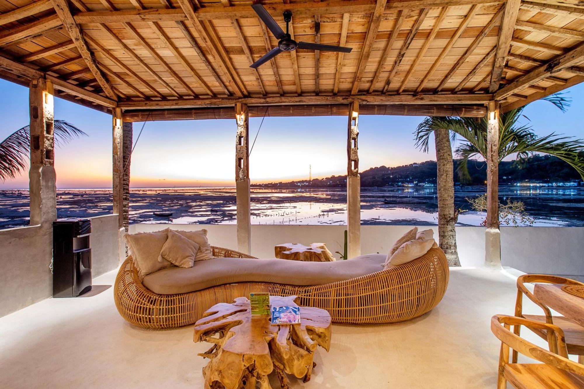 Sunset House Ceningan, 10 Person Beachview Private Villa Nusa Lembongan  Exterior photo